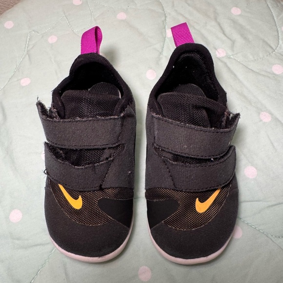 Nike Free RN Toddler Sneakers size 6 - Picture 7 of 16